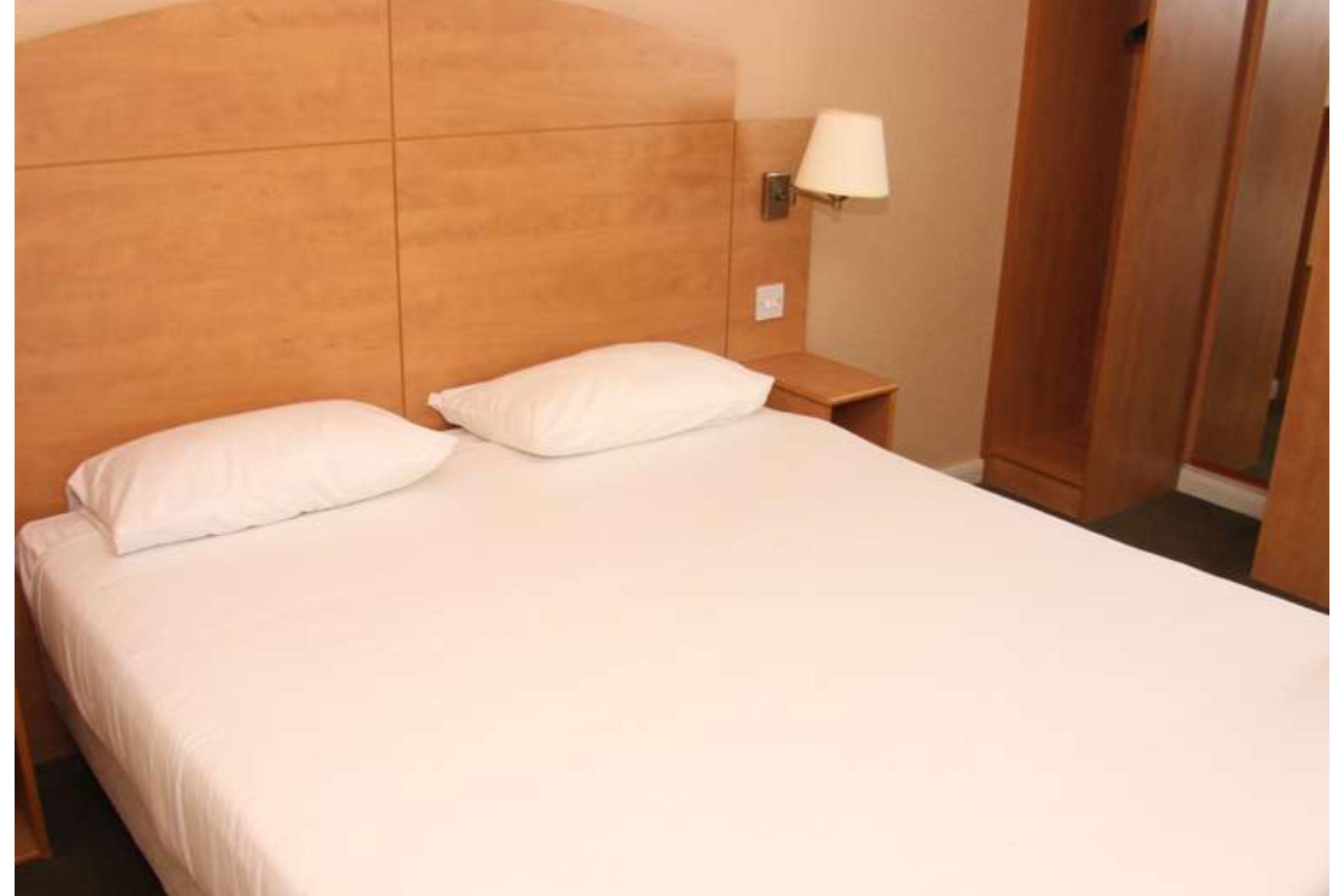 Hotel Campanile Milton Keynes - Fenny Stratford Exterior foto