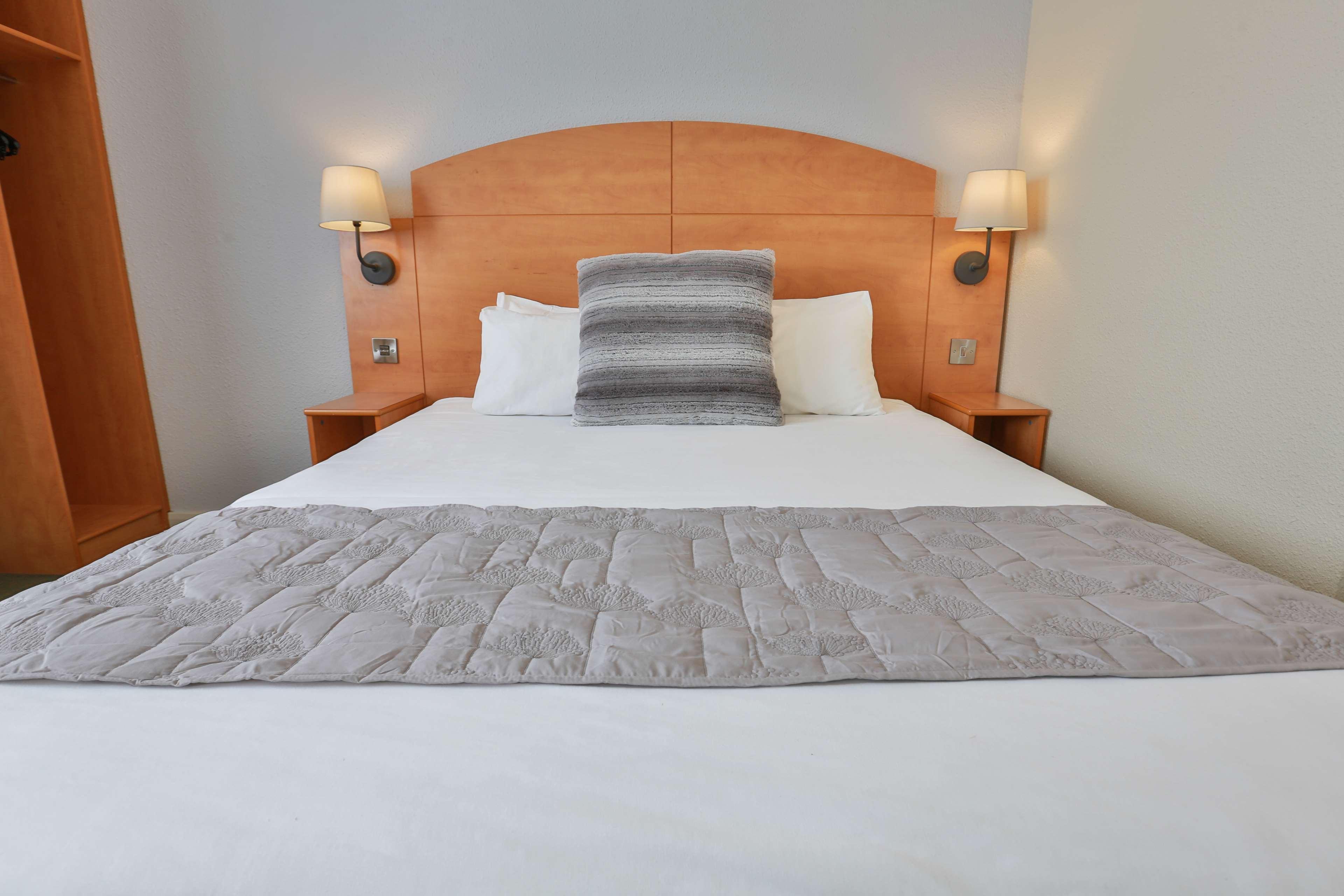Hotel Campanile Milton Keynes - Fenny Stratford Exterior foto