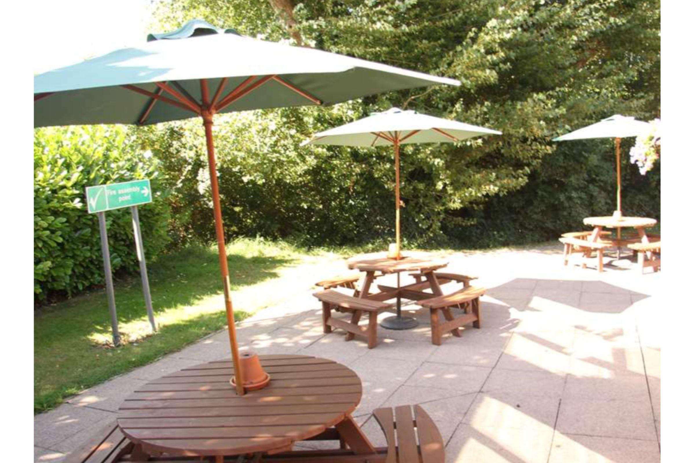 Hotel Campanile Milton Keynes - Fenny Stratford Exterior foto