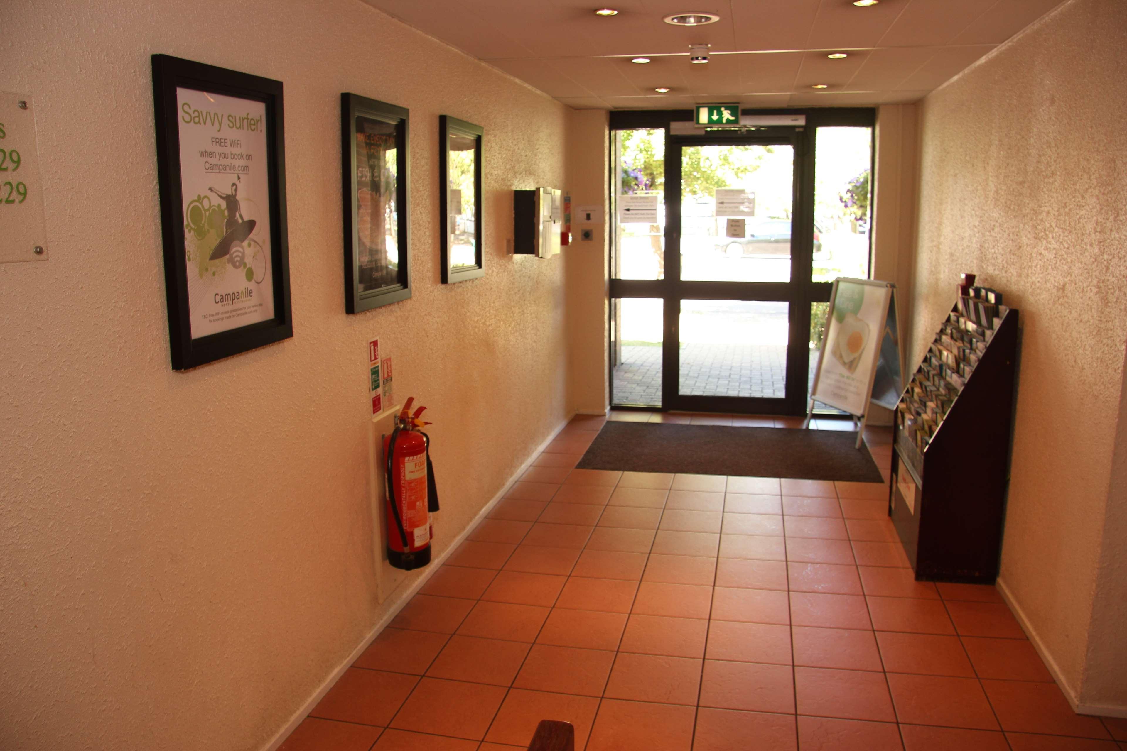 Hotel Campanile Milton Keynes - Fenny Stratford Exterior foto