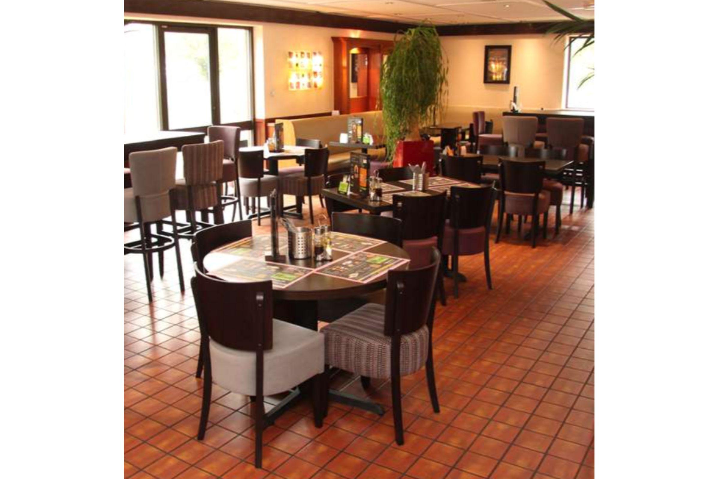 Hotel Campanile Milton Keynes - Fenny Stratford Exterior foto