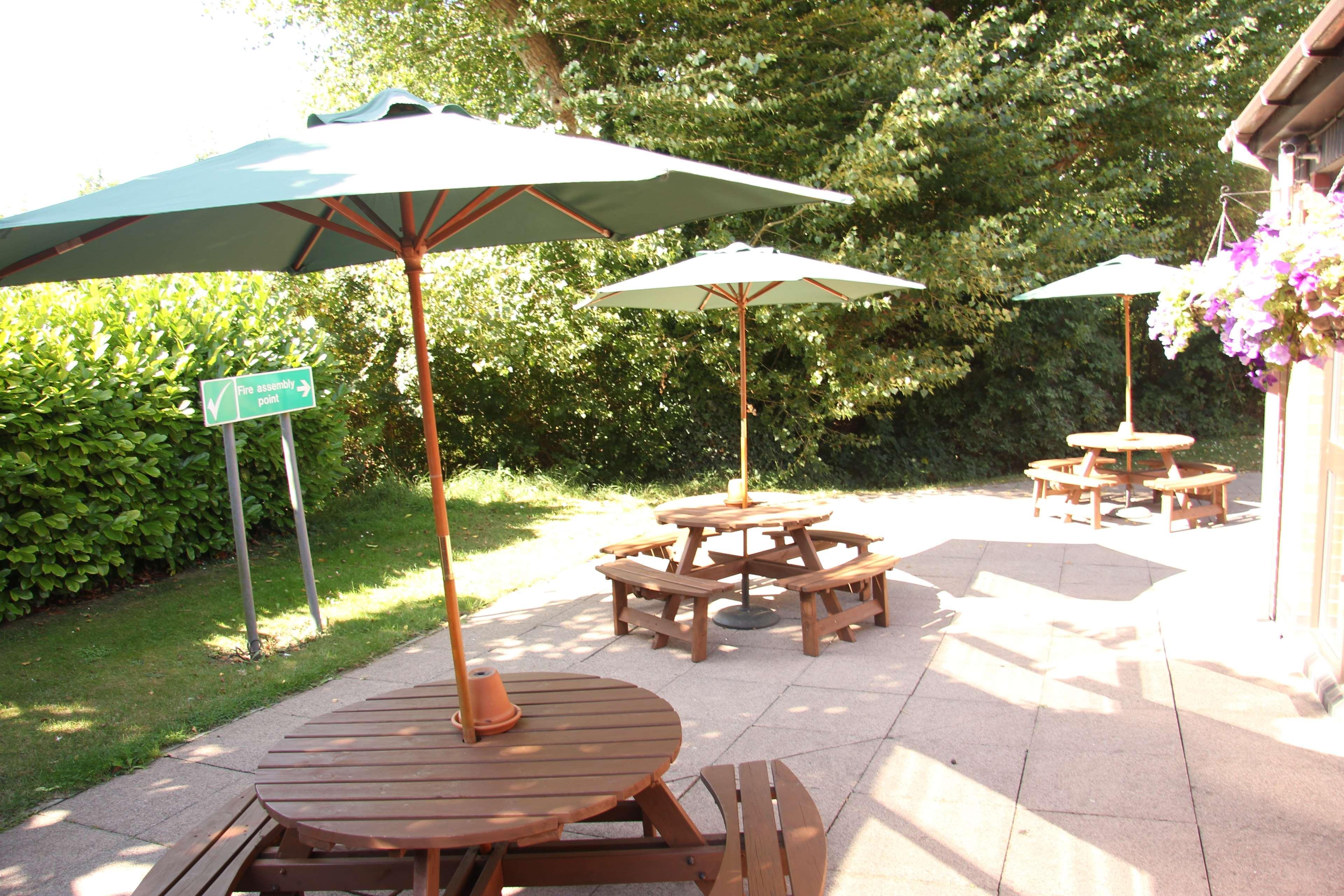 Hotel Campanile Milton Keynes - Fenny Stratford Exterior foto