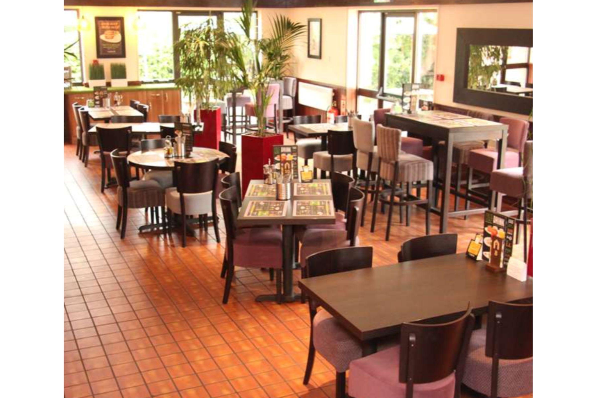 Hotel Campanile Milton Keynes - Fenny Stratford Exterior foto