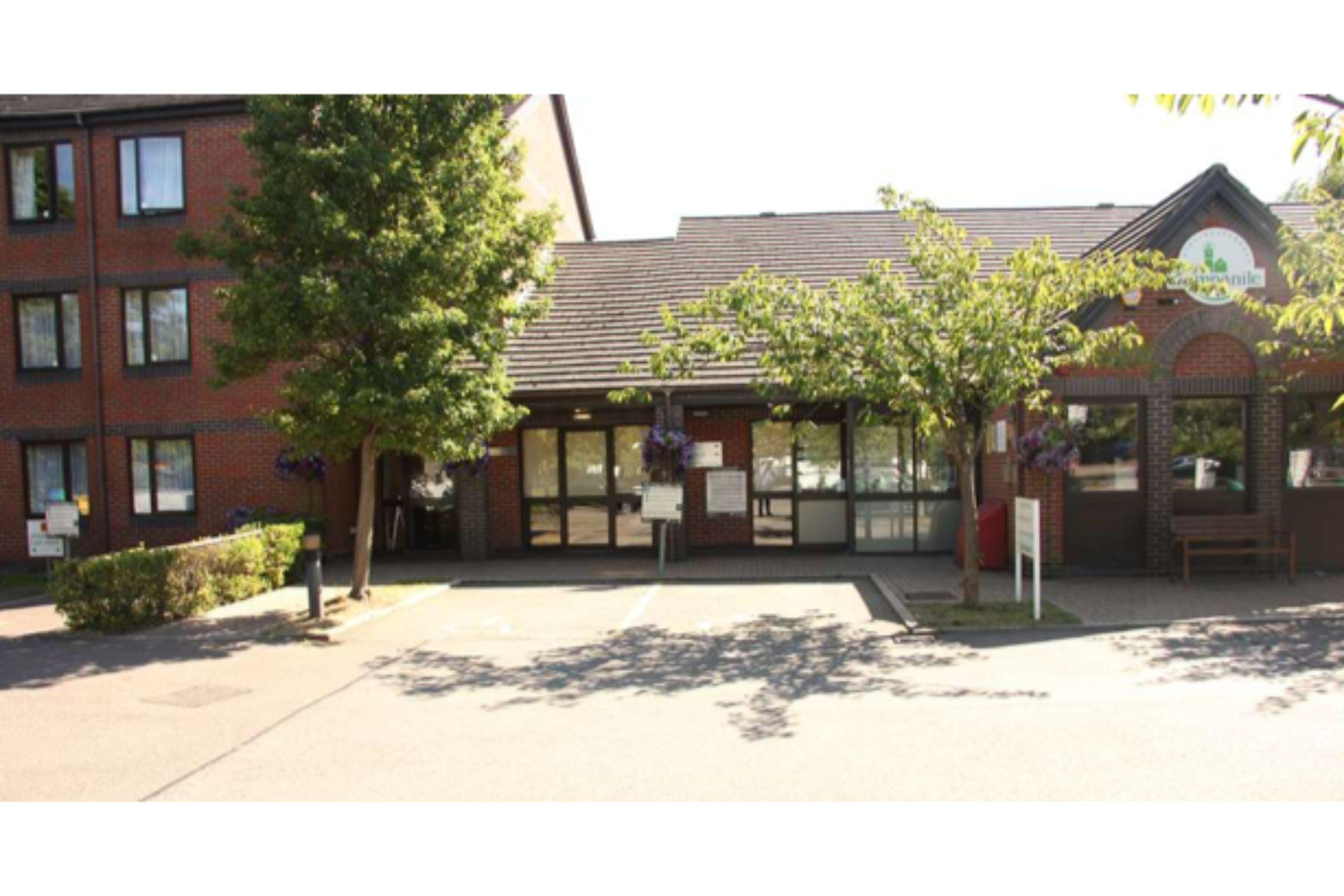 Hotel Campanile Milton Keynes - Fenny Stratford Exterior foto