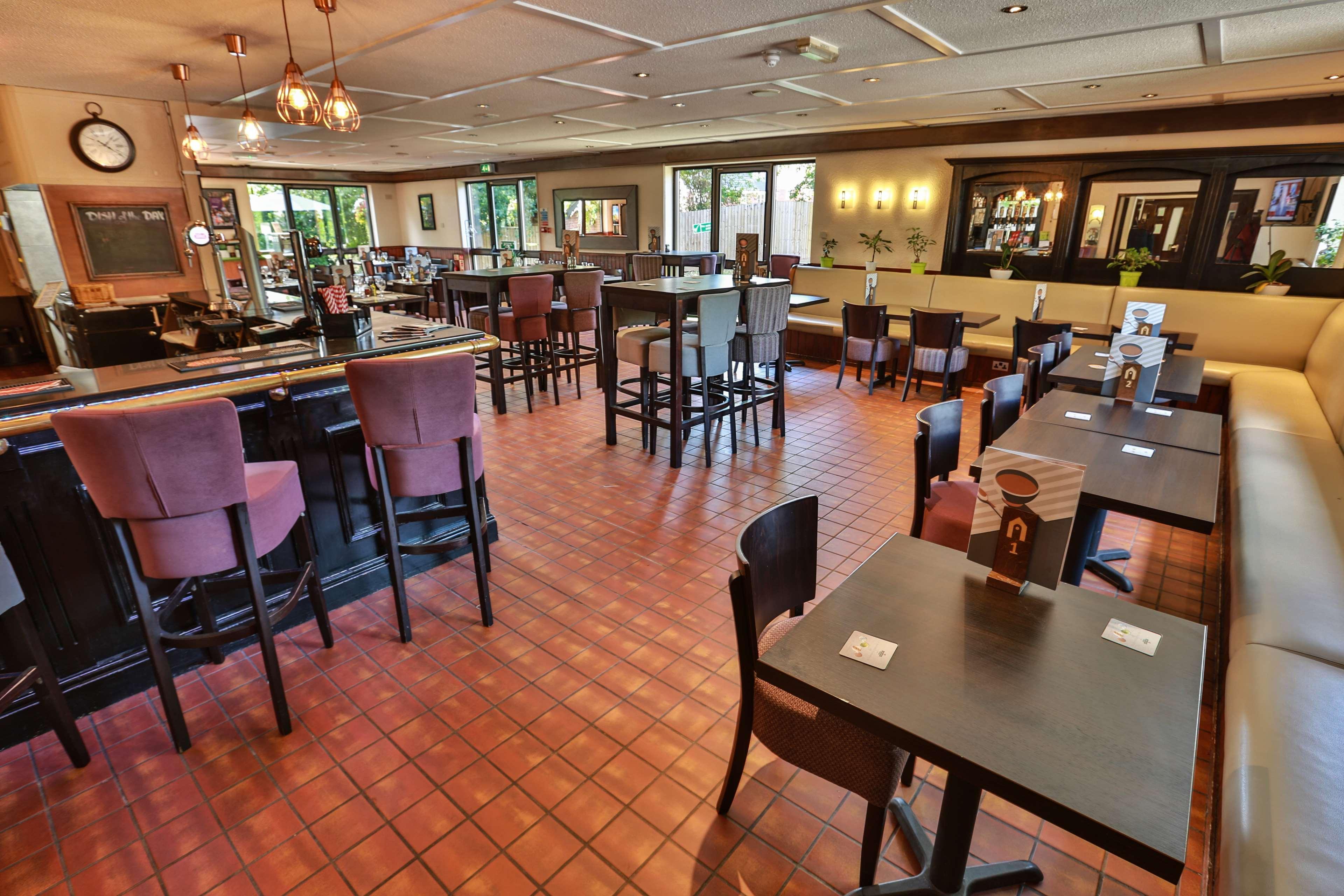 Hotel Campanile Milton Keynes - Fenny Stratford Exterior foto