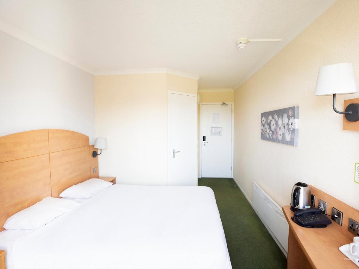 Hotel Campanile Milton Keynes - Fenny Stratford Exterior foto
