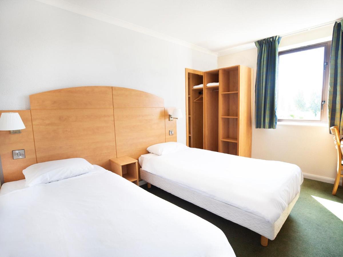 Hotel Campanile Milton Keynes - Fenny Stratford Exterior foto