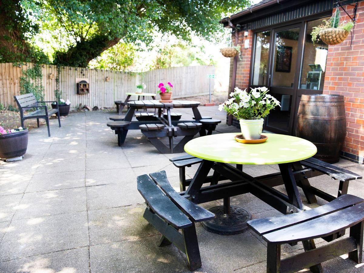 Hotel Campanile Milton Keynes - Fenny Stratford Exterior foto